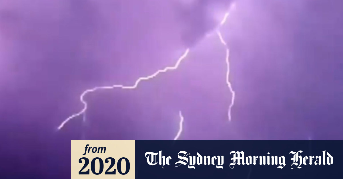 Video Powerful lightning blankets Sydney sky